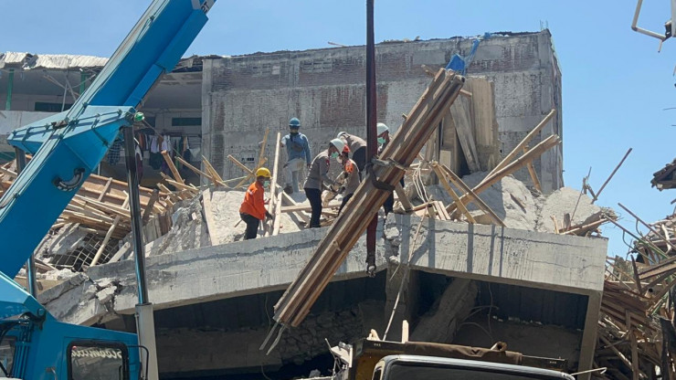 208 Personel Polresta Sidoarjo Amankan Proses Evakuasi di Ponpes Al Khoziny