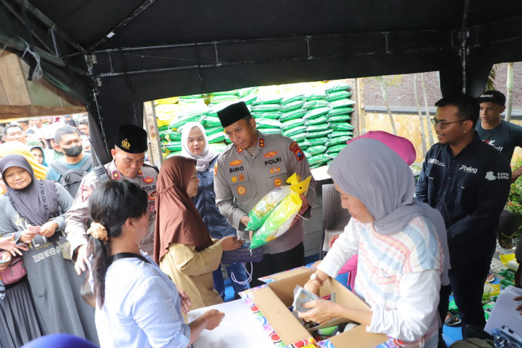 Ramadhan Berkah Polres Kediri Gelar Bazar Murah Masyarakat Sumringah