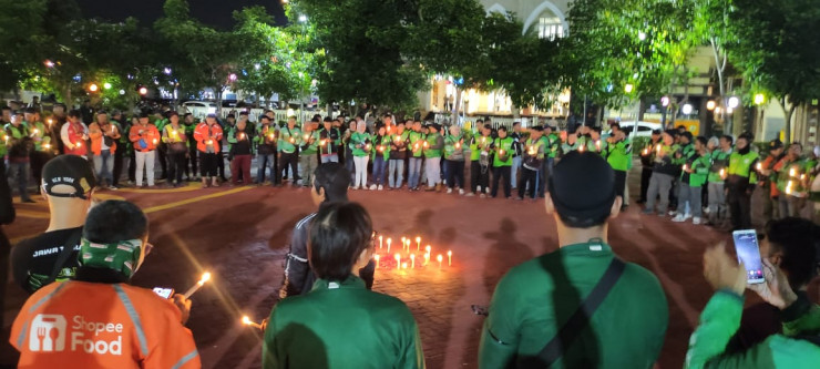 Polisi dan Ojol di Sidoarjo Gelar Aksi Solidaritas untuk Affan Kurniawan