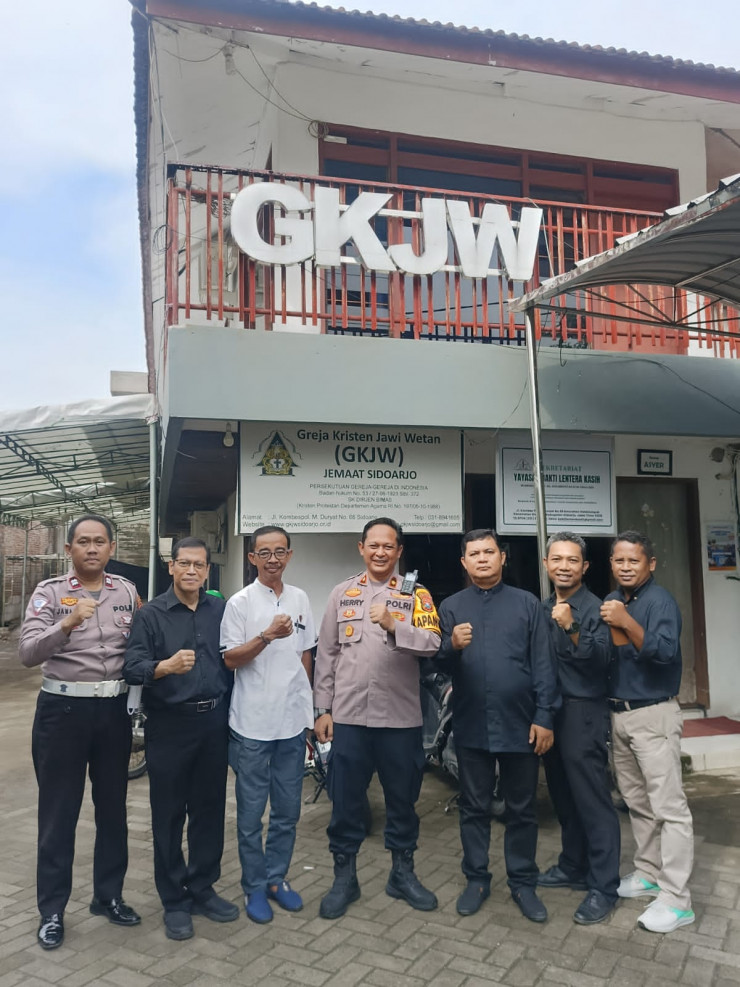 Polisi Sidoarjo Disiagakan, Wujudkan Aman dan Nyaman Ibadah di Gereja