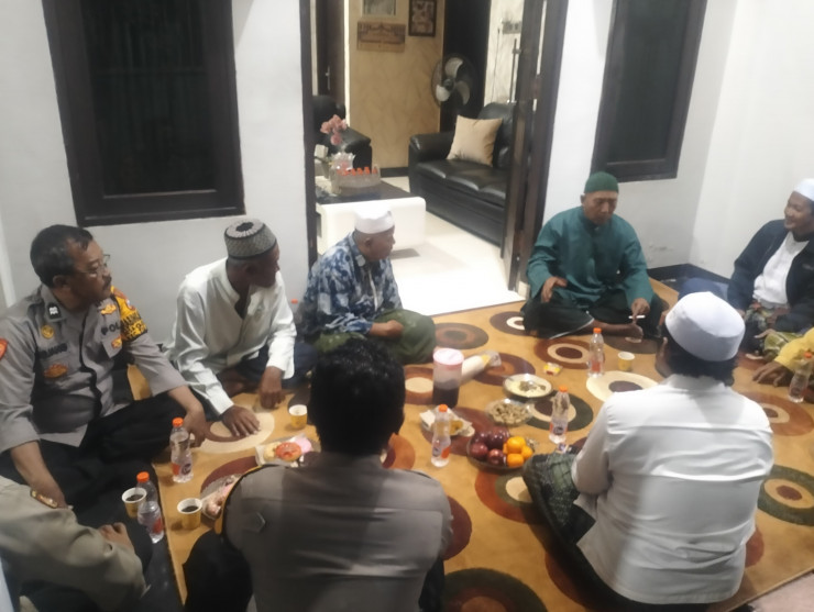 Polsek Tulangan Silaturahmi Kamtibmas dengan Tokoh Desa Gelang